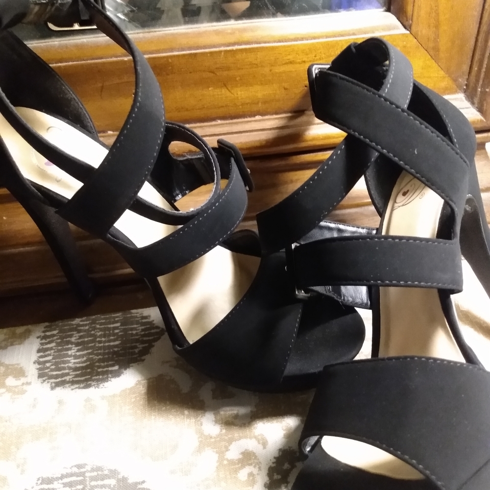 Heels - Picture 9 of 12